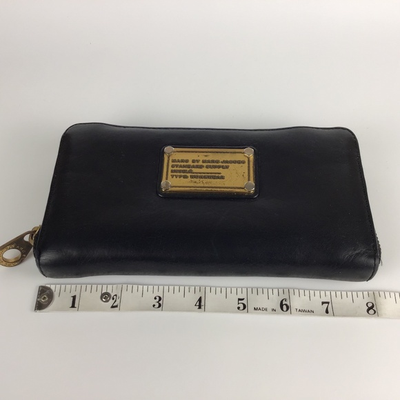 Marc By Marc Jacobs Wallet - Picture 10 of 16
